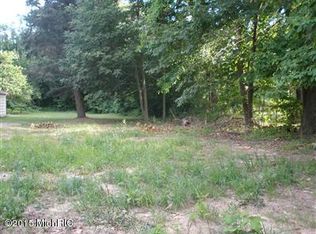 1142 Maynard Dr, Benton Harbor, MI 49022