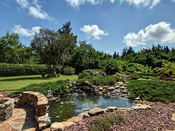 2nd image of 1077 Riverwind Cir