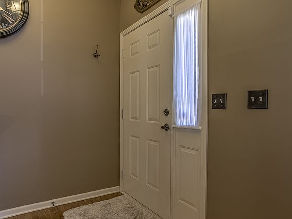 3rd image of 7640 N Congress Ave