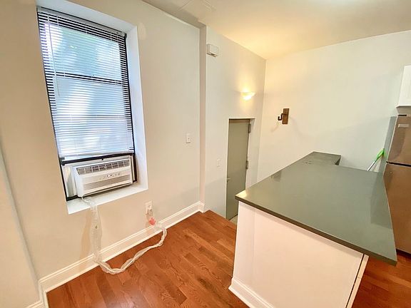5th image of 500 Ocean Ave