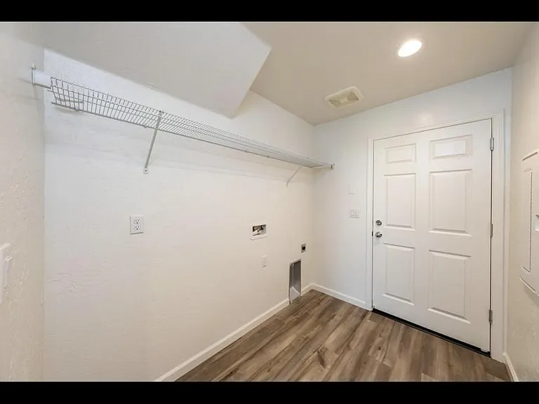 6698 E Adena Ave — Photo 7