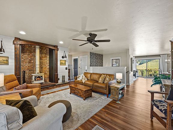 4th image of 195 Bison Circle Dr