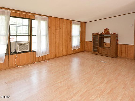 5th image of 35919 6th Ave