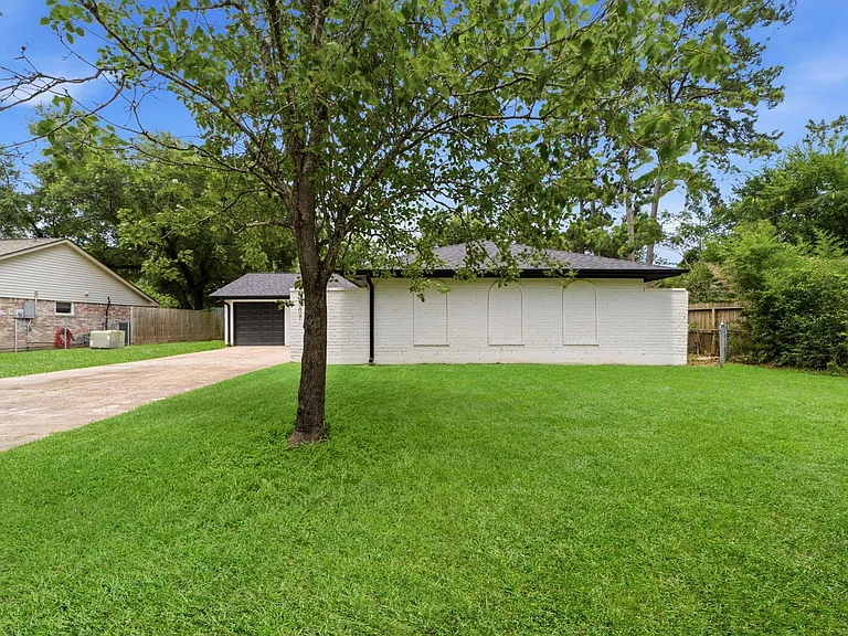 3507 Lake Ridge Bnd — Photo 3