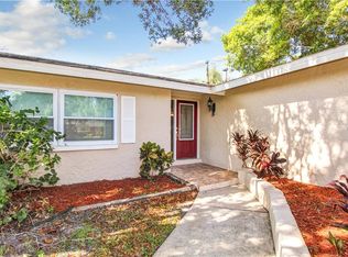 5820 Tanglewood Dr NE, Saint Petersburg, FL 33703