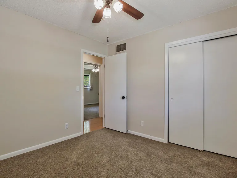 4036 N Edgemoor Dr — Photo 35