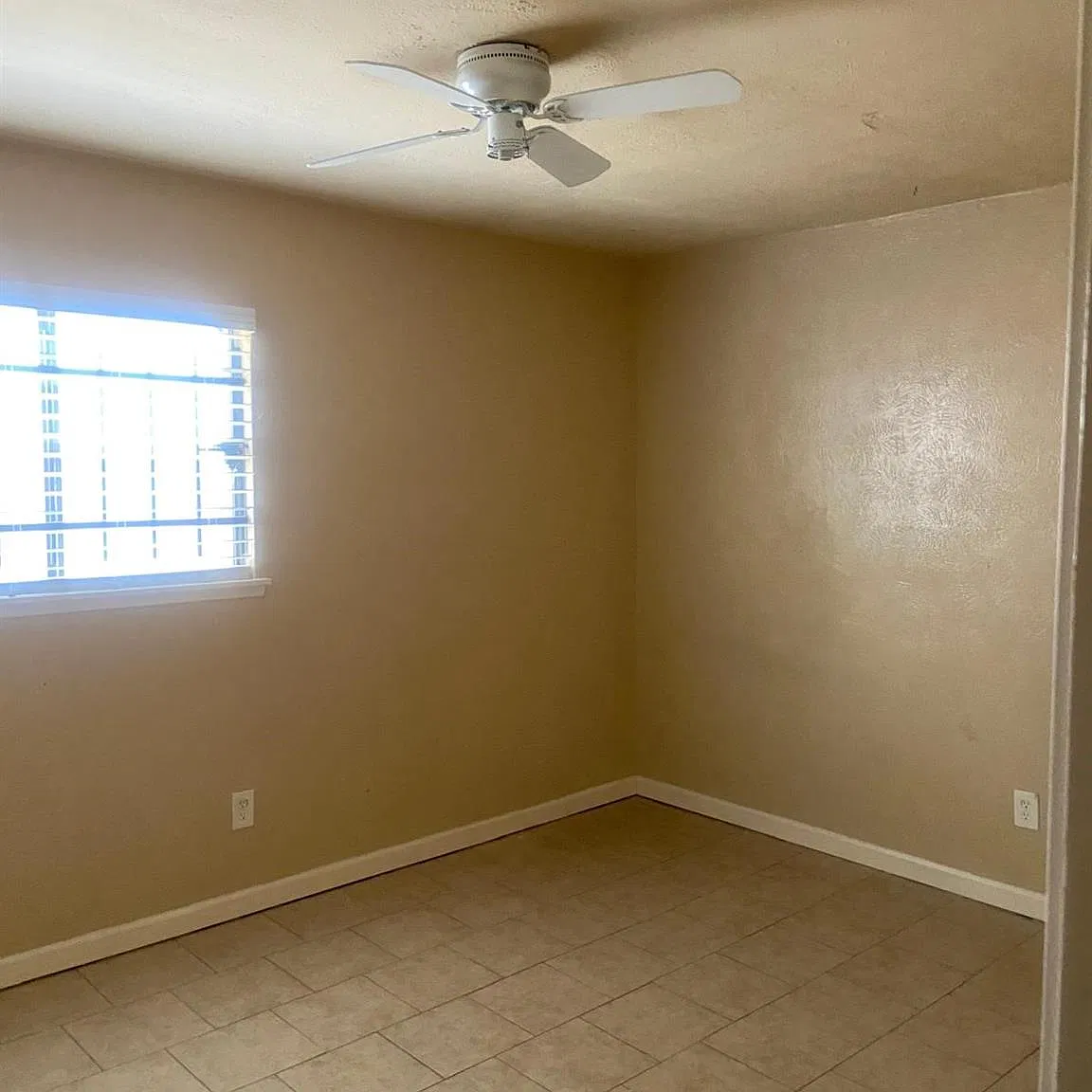 3 bed, 1435 sqft, $1,800 — Photo 4