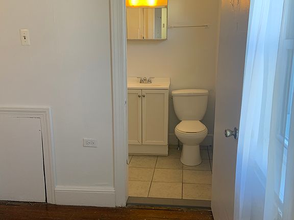 4th image of 2435 Aspen St Floor 3
