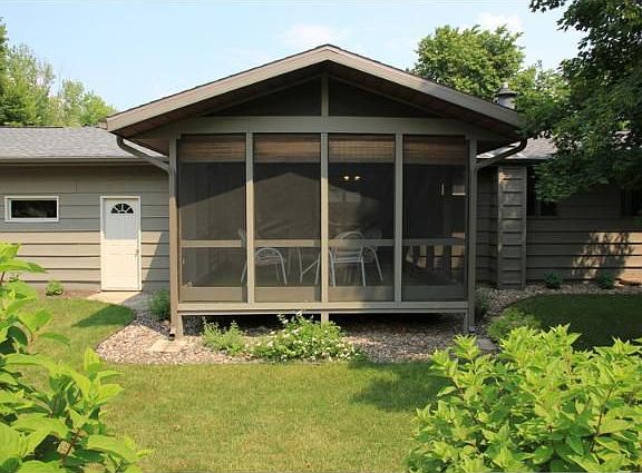 Screen porch