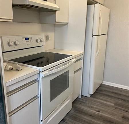 2nd image of 3402 Bimini Ln APT E2