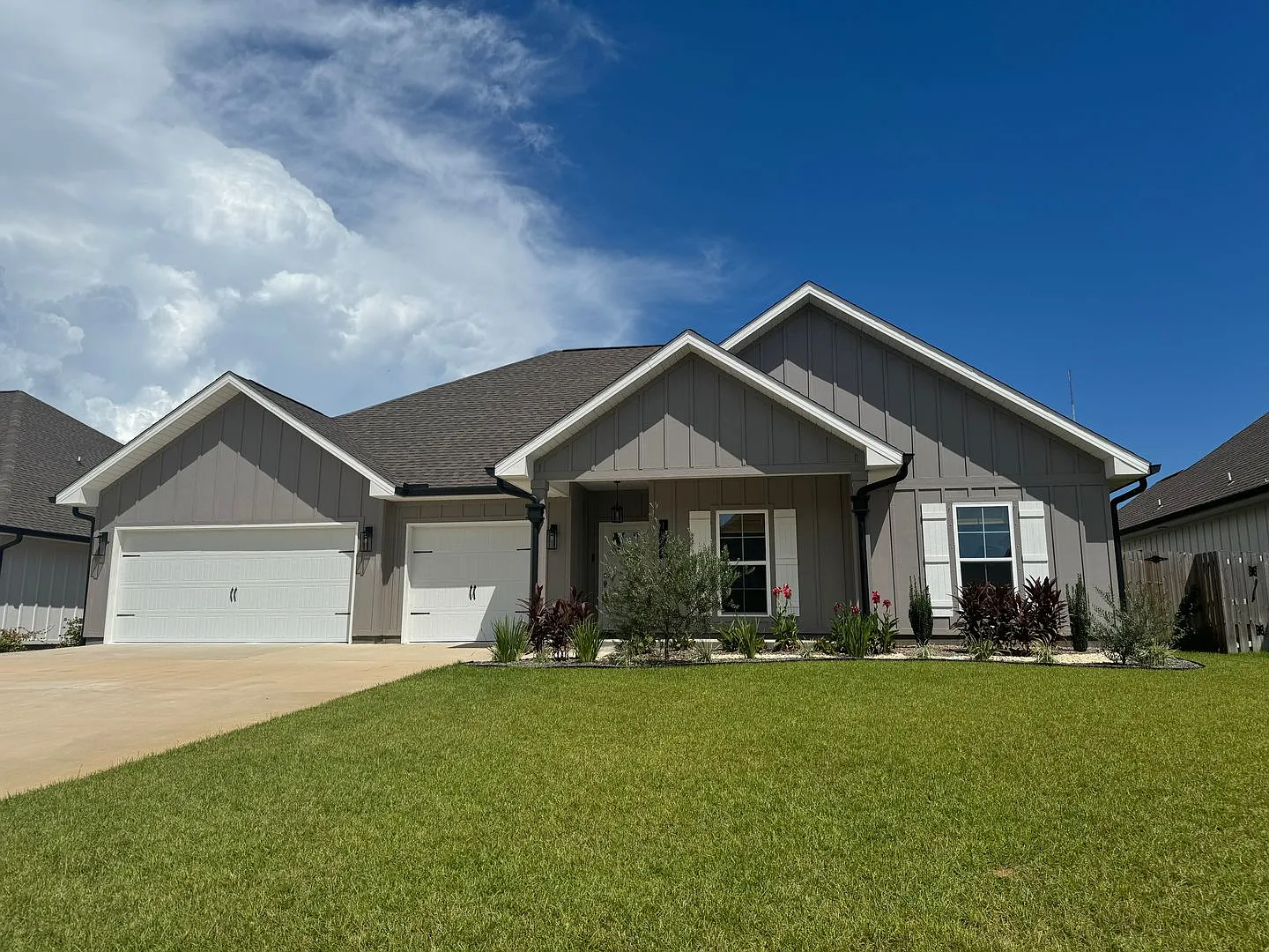 Waters Edge - Gulf Breeze - 4 Bedroom, 3 Bathroom — Photo 1