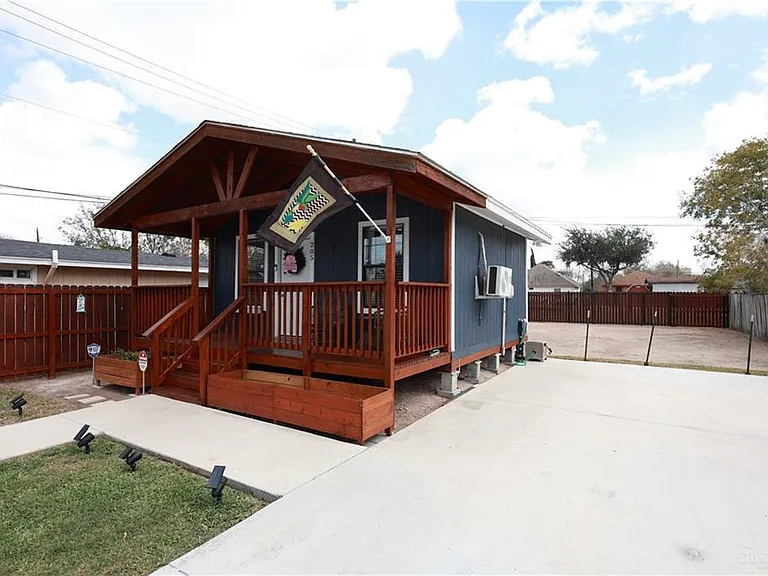 205 S Guerra Ave — Photo 2
