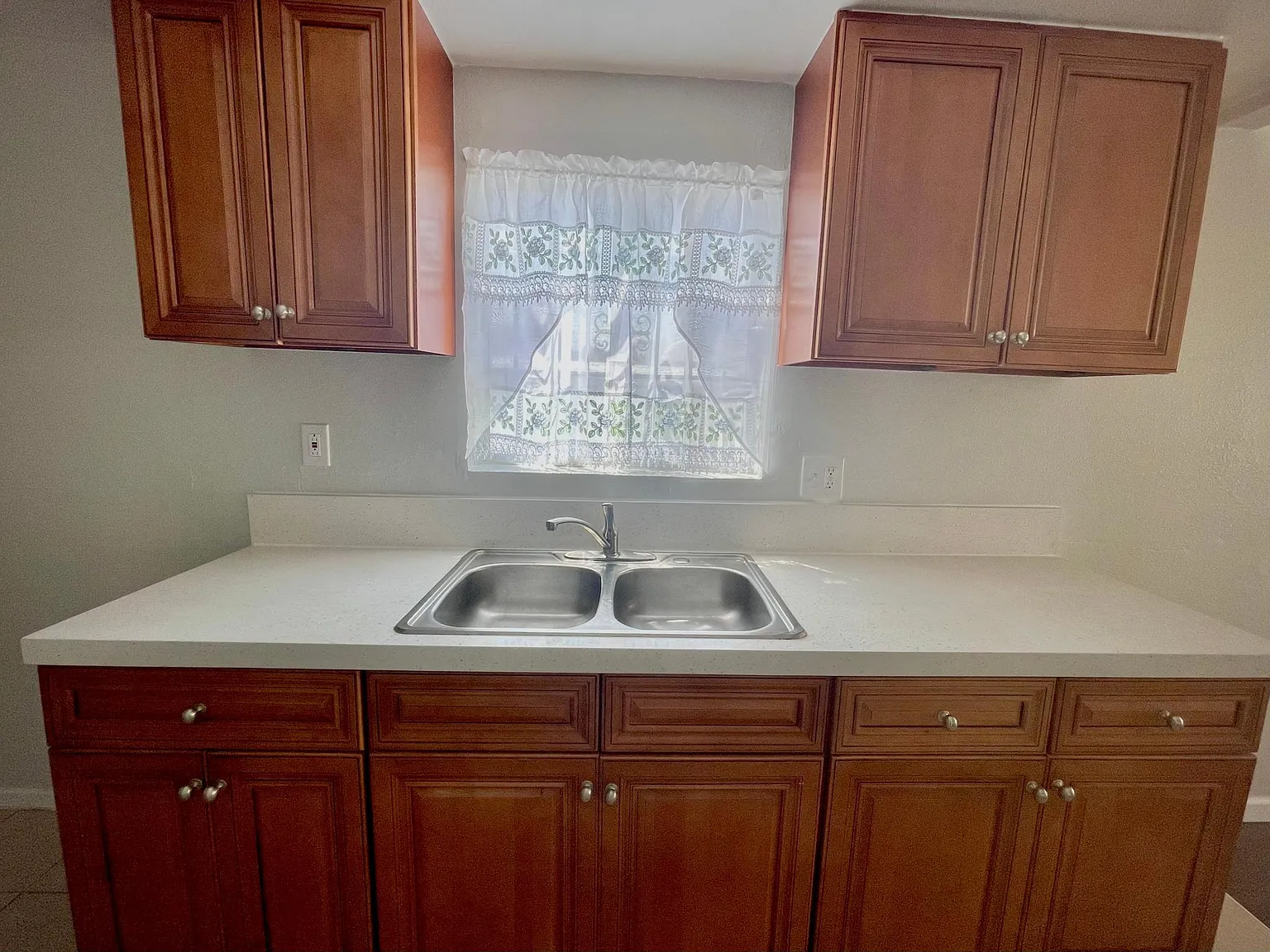 3 bed, $2,900 — Photo 3