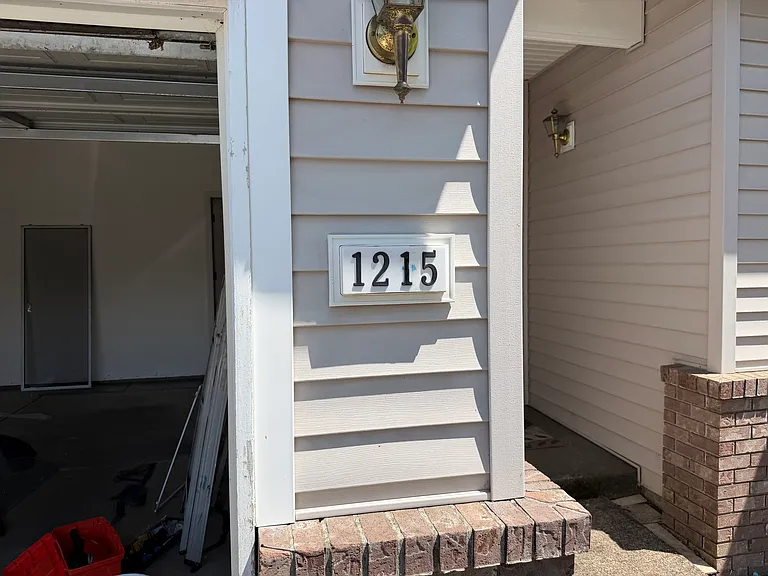1215 Rupp St — Photo 2