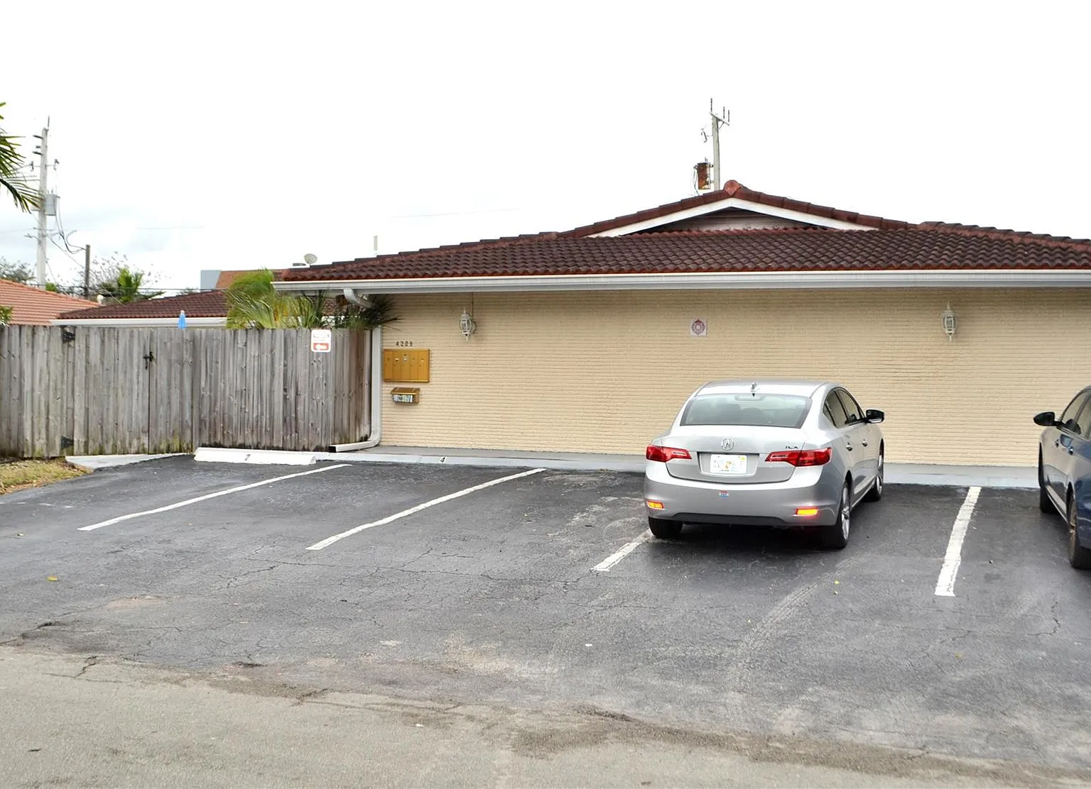 1 bed, 1.0 bath, 3771 sqft, $1,580 — Photo 2