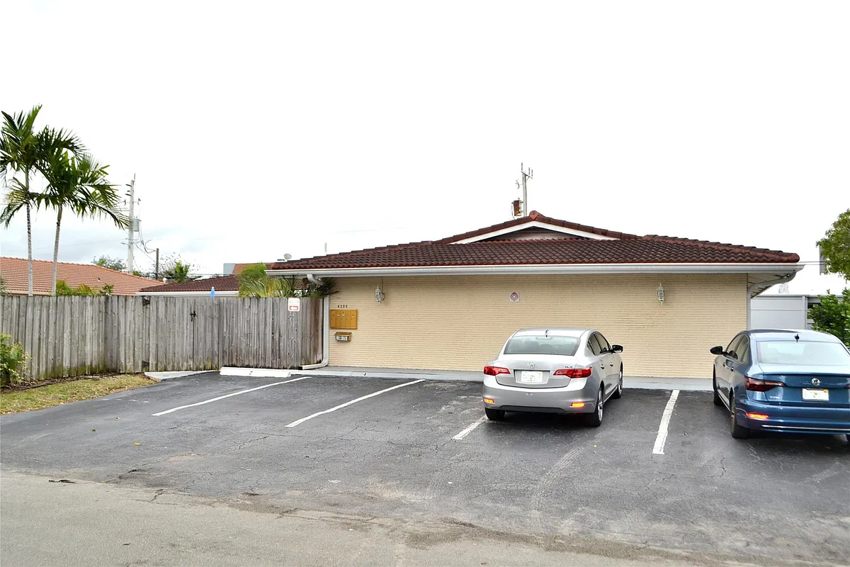 Building Photo - 4209 NE 21st Ave