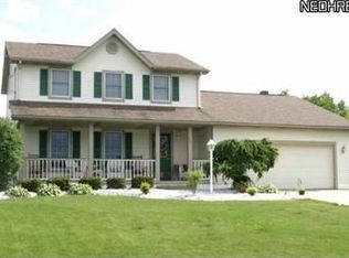 879 Rosewood Dr, Hubbard, OH 44425