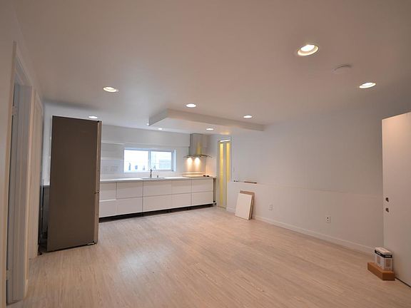 3rd image of 208 Williams Ave