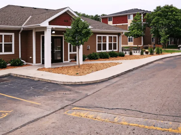 Park Winds, 3600 Kennedy Dr APT B303, Des Moines, IA 50317