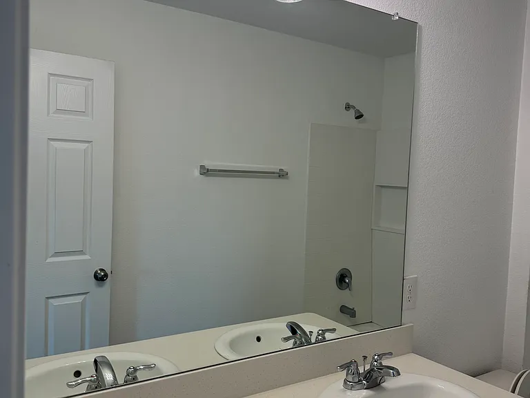 528 Lake Erie Dr — Photo 21