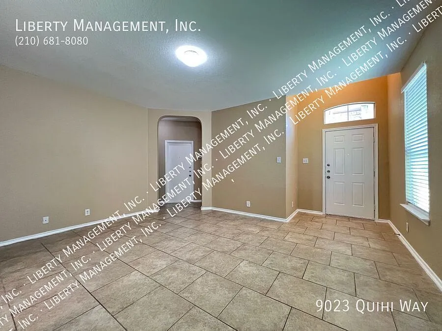 3 Bedroom, 2 Bath Home with Fresh Paint — Photo 3