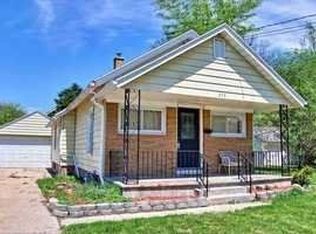 670 Ford Ave, Elgin, IL 60120