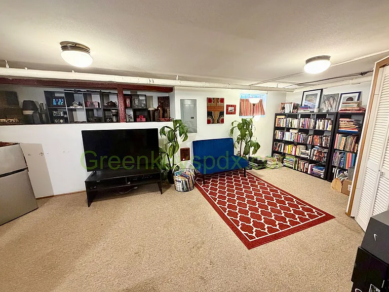 1021 N Jessup St — Photo 15