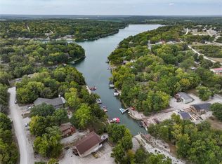33 Buckskin Dr, Linn Valley, KS 66040