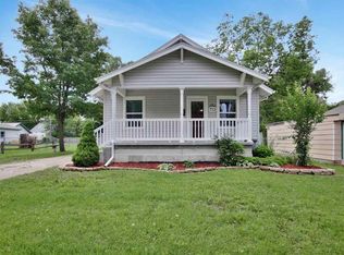 713 E 8th St, Newton, KS 67114