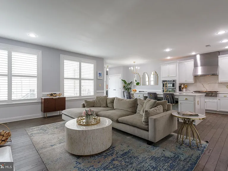104 Hicks Aly — Photo 14