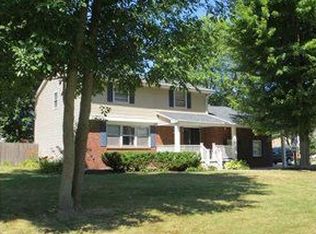 214 Cottonwood Dr, Williamsville, NY