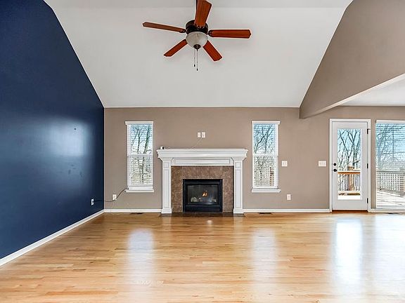 4th image of 8405 N Elmwood Ave