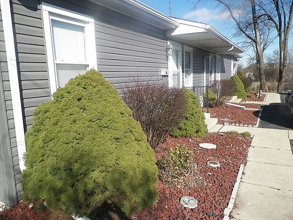 3rd image of 510 E Kankakee River Dr
