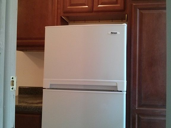 5th image of 242 E 117th St APT 1