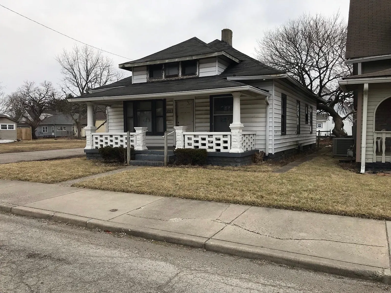 1057 N Belleview Pl photo 1