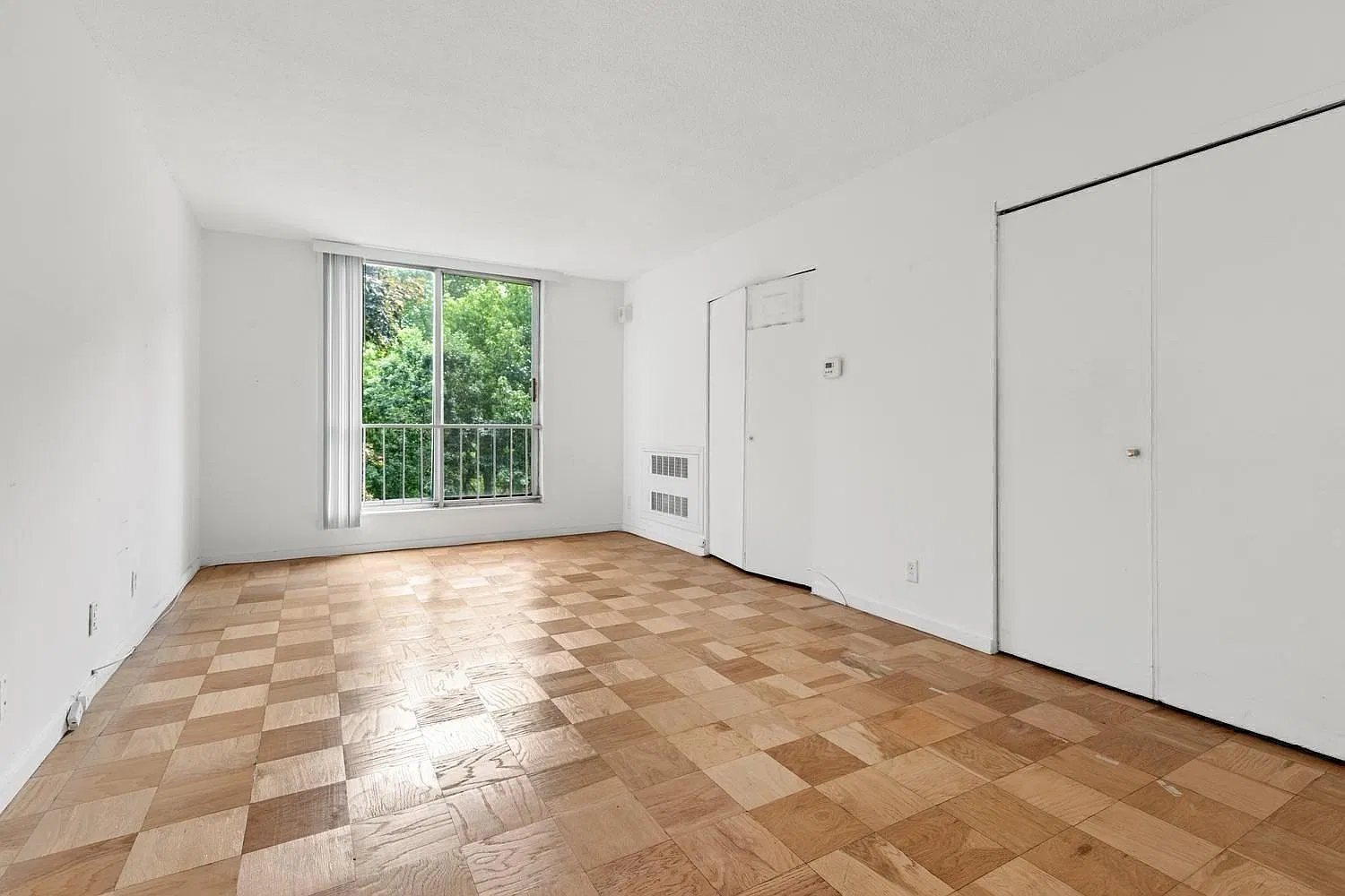 3 bed, 2.0 bath, 1550 sqft, $5,000 — Photo 4