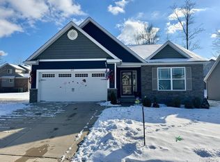 645 Cascade Ave, Fenton, MI 48430