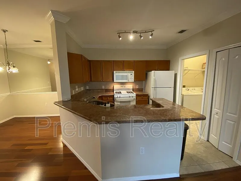 2 bed, 2.0 bath, 1309 sqft, $2,295 — Photo 4