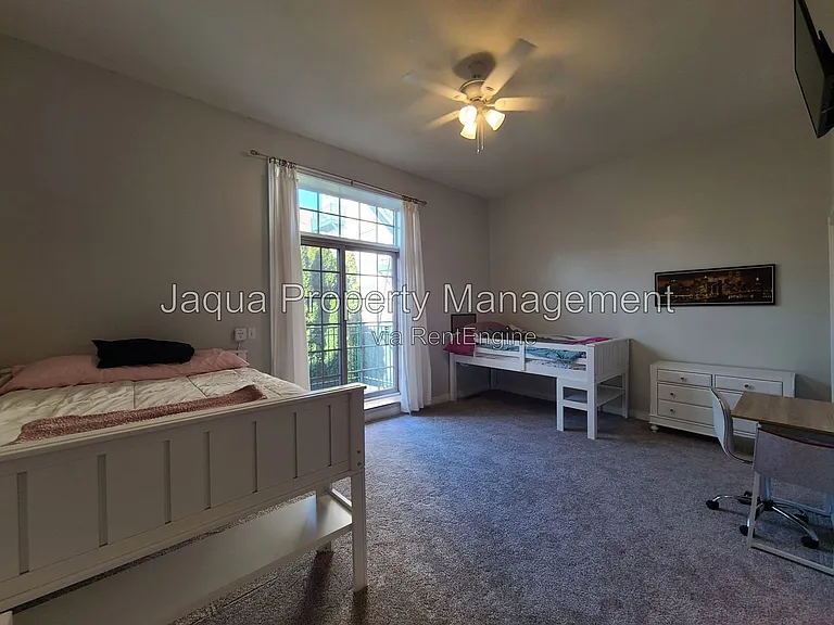 1117 Broad St #T5 — Photo 5