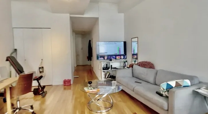 Rented by NY Living Solutions | media 18