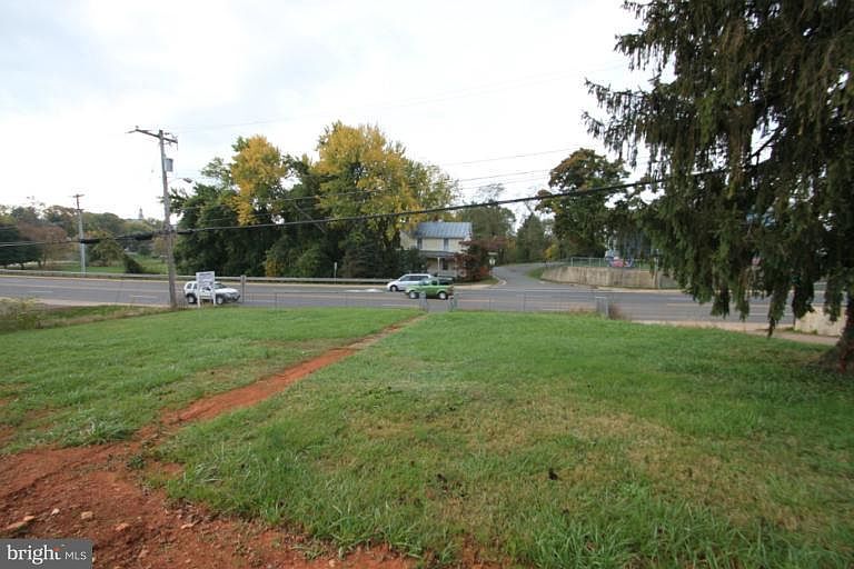 1st image of 402 Sperryville Pike