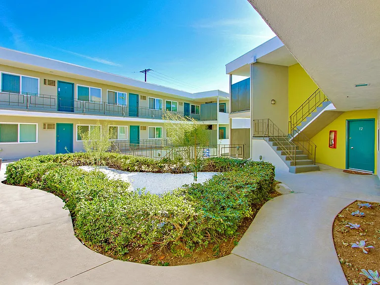 Woodman Apartments — Photo 37