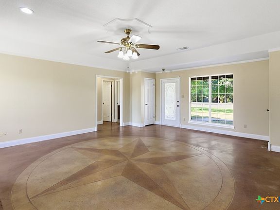 4th image of 702 Rein Dr