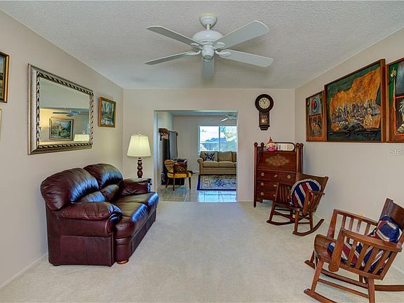 4th image of 1650 Glengarry Dr