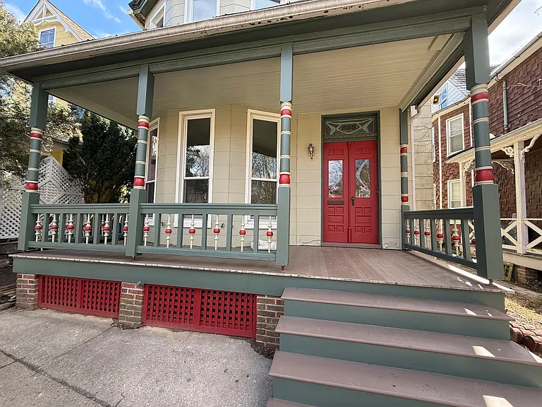 605 E 34th St — Photo 25