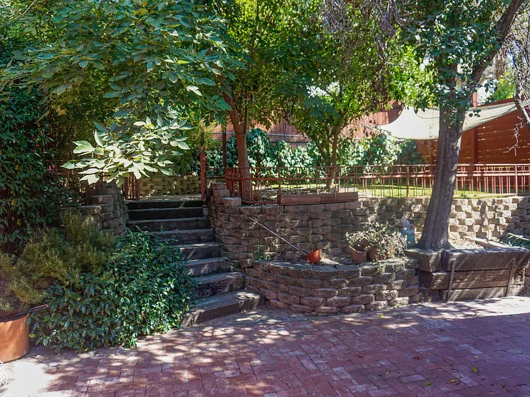 3244 Barham Blvd — Photo 25