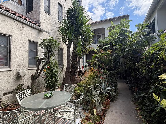 2nd image of 632 N Orange Dr #638-1/2