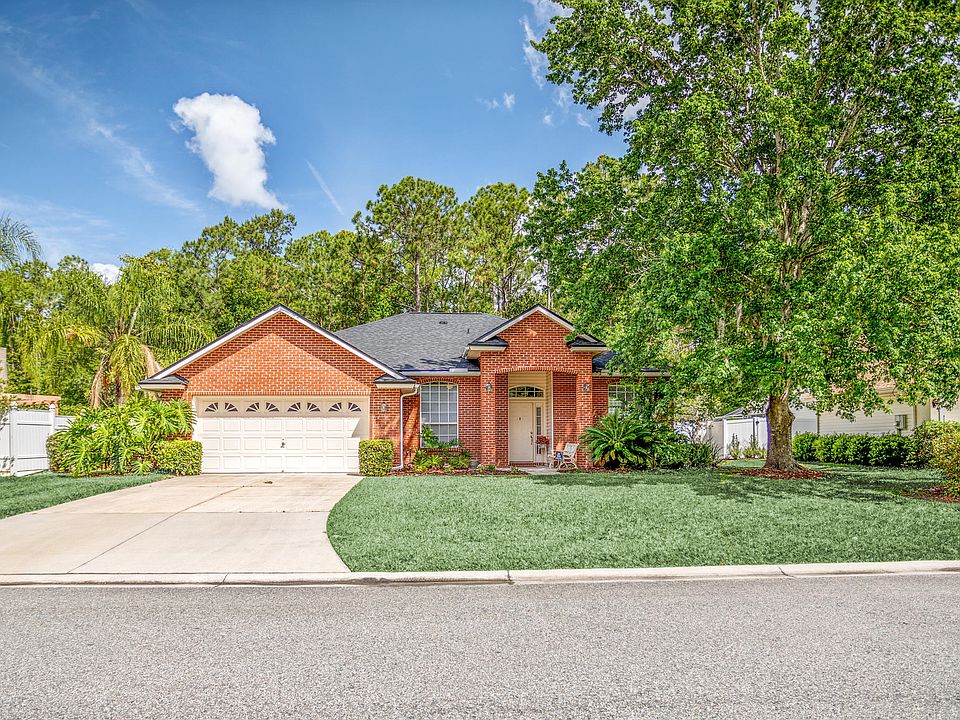 1st image of 221 Springwood Ln