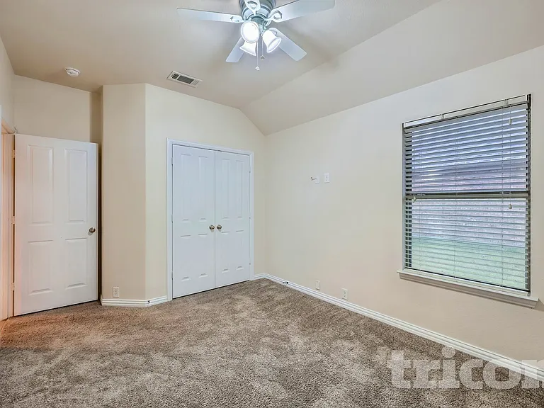 2927 Albares — Photo 7
