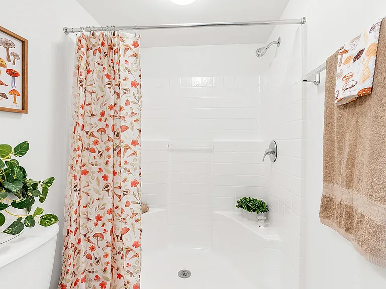 Bella Vista Apartments — Photo 13